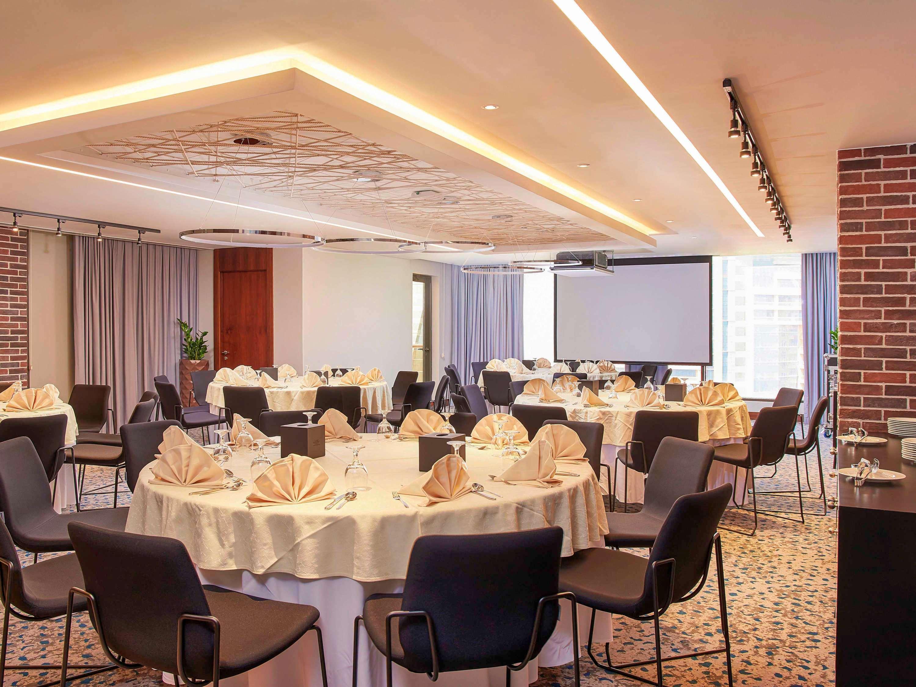 Mercure Hotel Apartments Dubai Barsha Heights Exterior photo